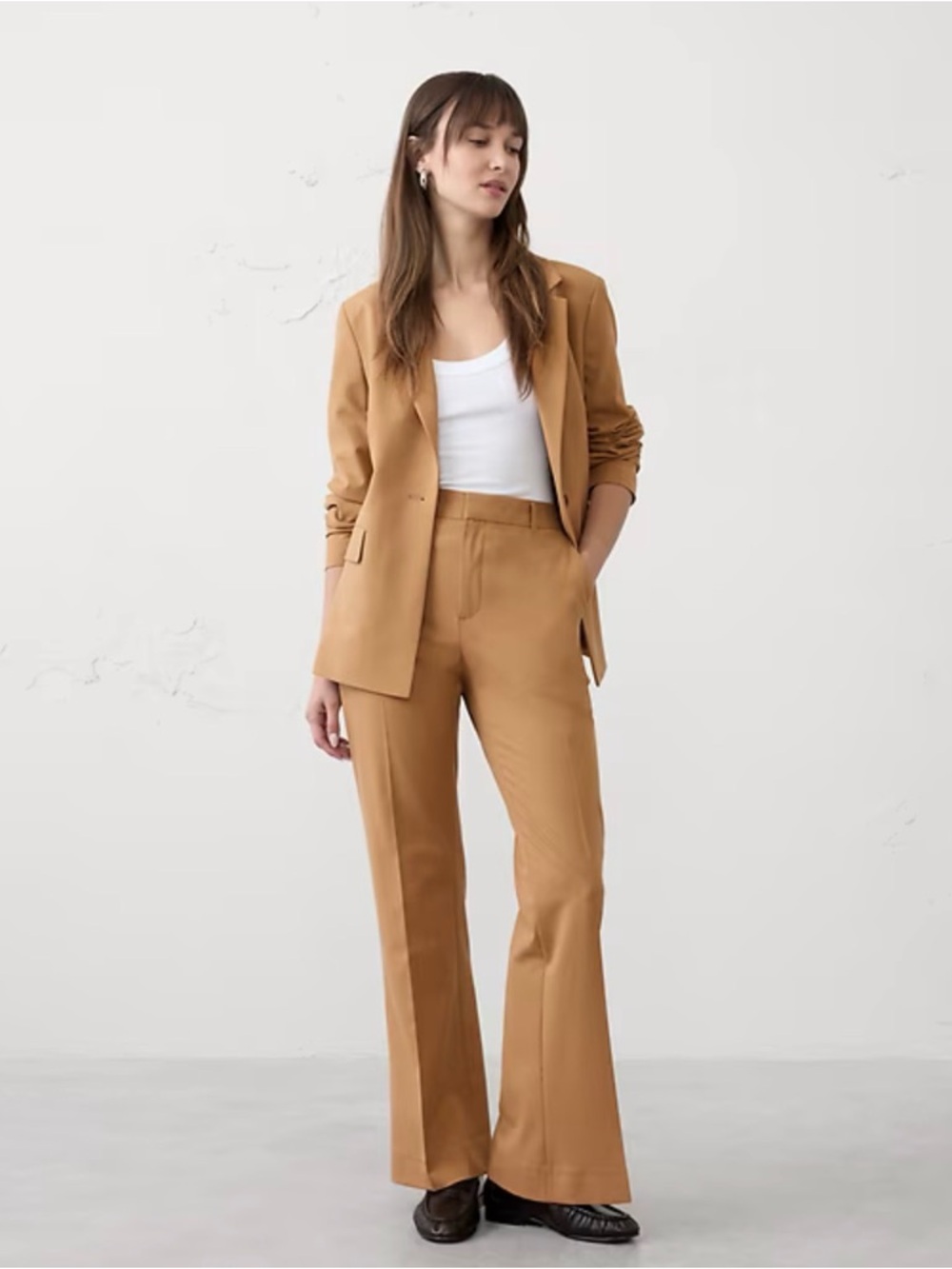 Banana Republic Tailored khaki Wide-Leg Pants - Women's